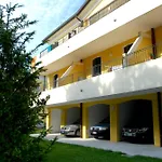 Enjoy The View Of The Garden From Our Balcony Lejlighed Bibione