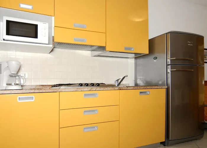 Enjoy The View Of The Garden From Our Balcony Apartamento